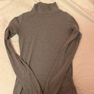 Abercrombie & Fitch gray ribbed turtleneck